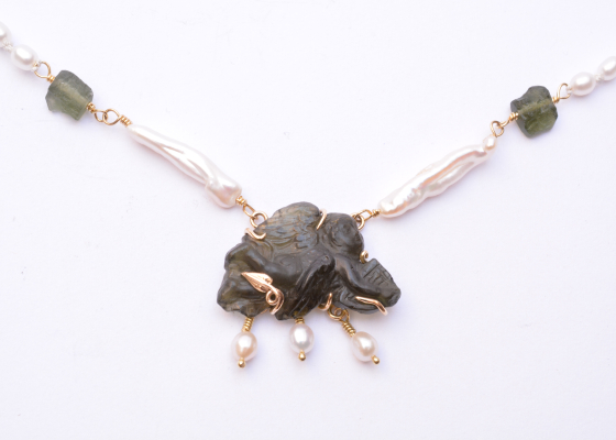 Náhrdelník s andělem - poslem štěstí