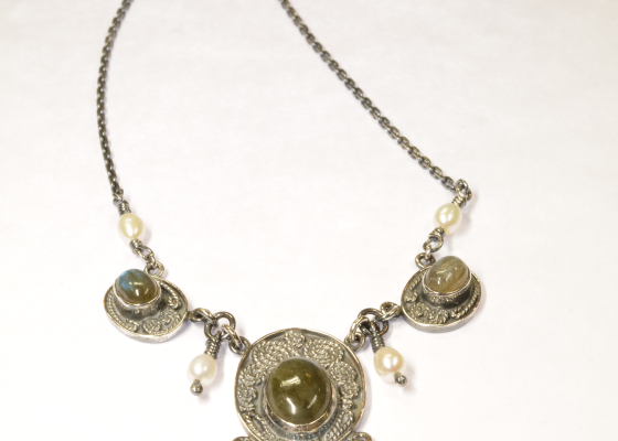 Náhrdelník – světlo