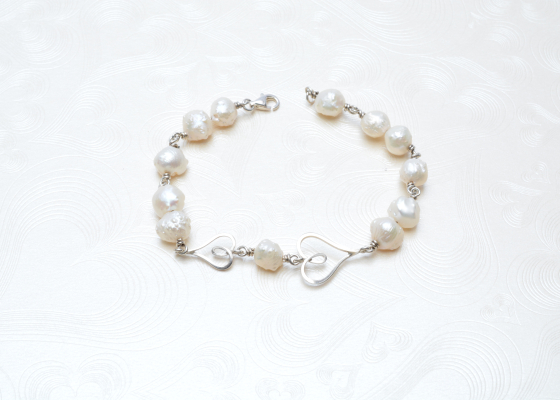 Náramek - srdce s perlami
