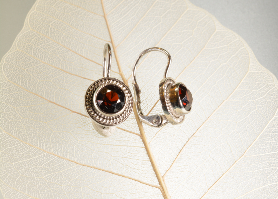 Náušnice - rudokřídlec - granát almandin