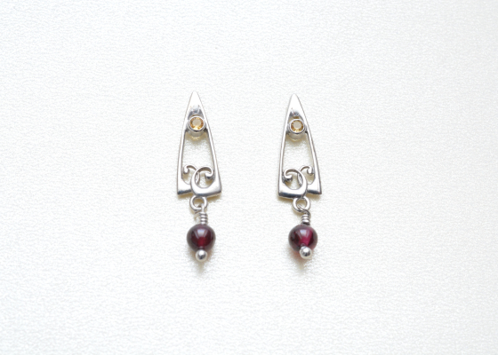 Náušnice – s almandinovými kuličkami