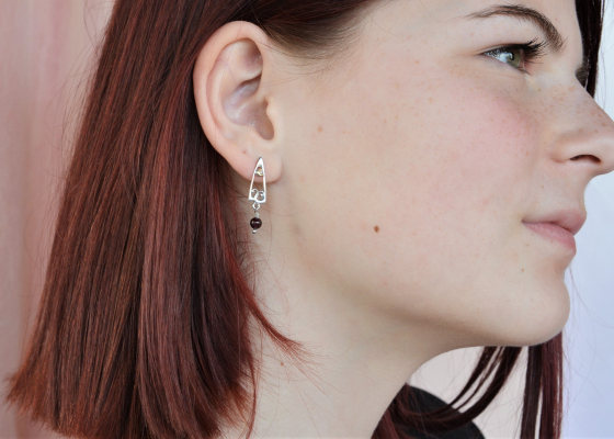 Náušnice – s almandinovými kuličkami