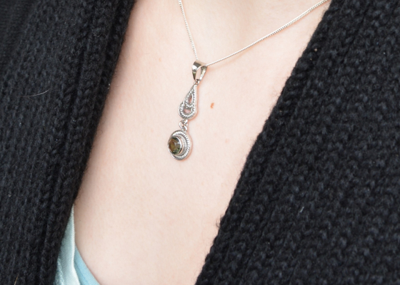 Přívěsek - drsnokřídlec - vltavín