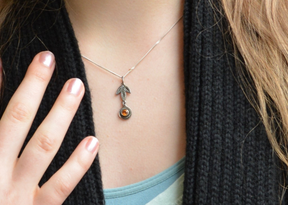 Přívěsek - hrotnokřídlec - hesonit