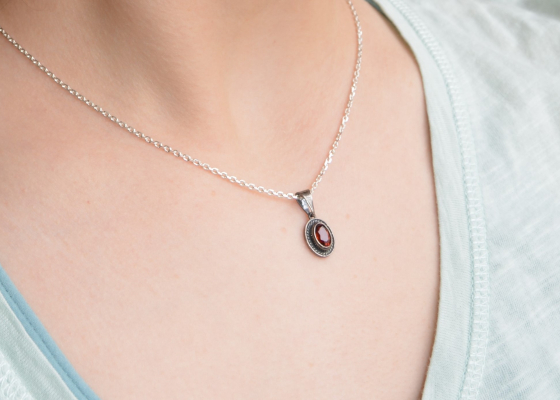 Přívěsek - okáč - hesonit