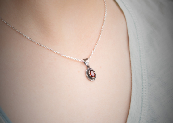 Přívěsek - okáč - hesonit