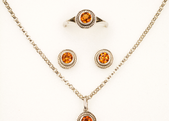 Souprava - babočka - hesonit