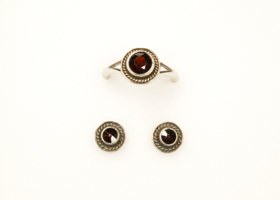 Souprava - sklepnice - granát