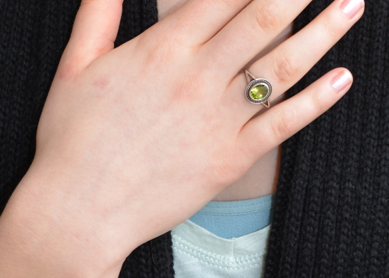 Souprava - trávnička - olivín