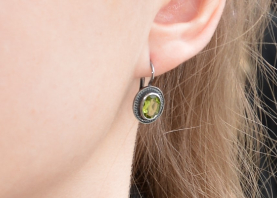 Souprava - trávnička - olivín