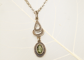 Přívěsek - zelenáč - vltavín